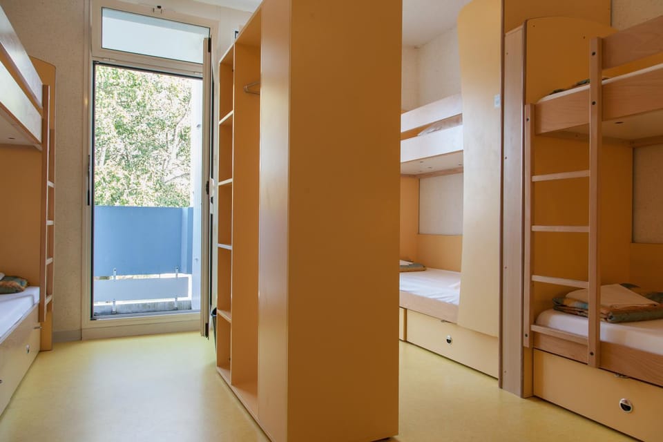 bunk bed