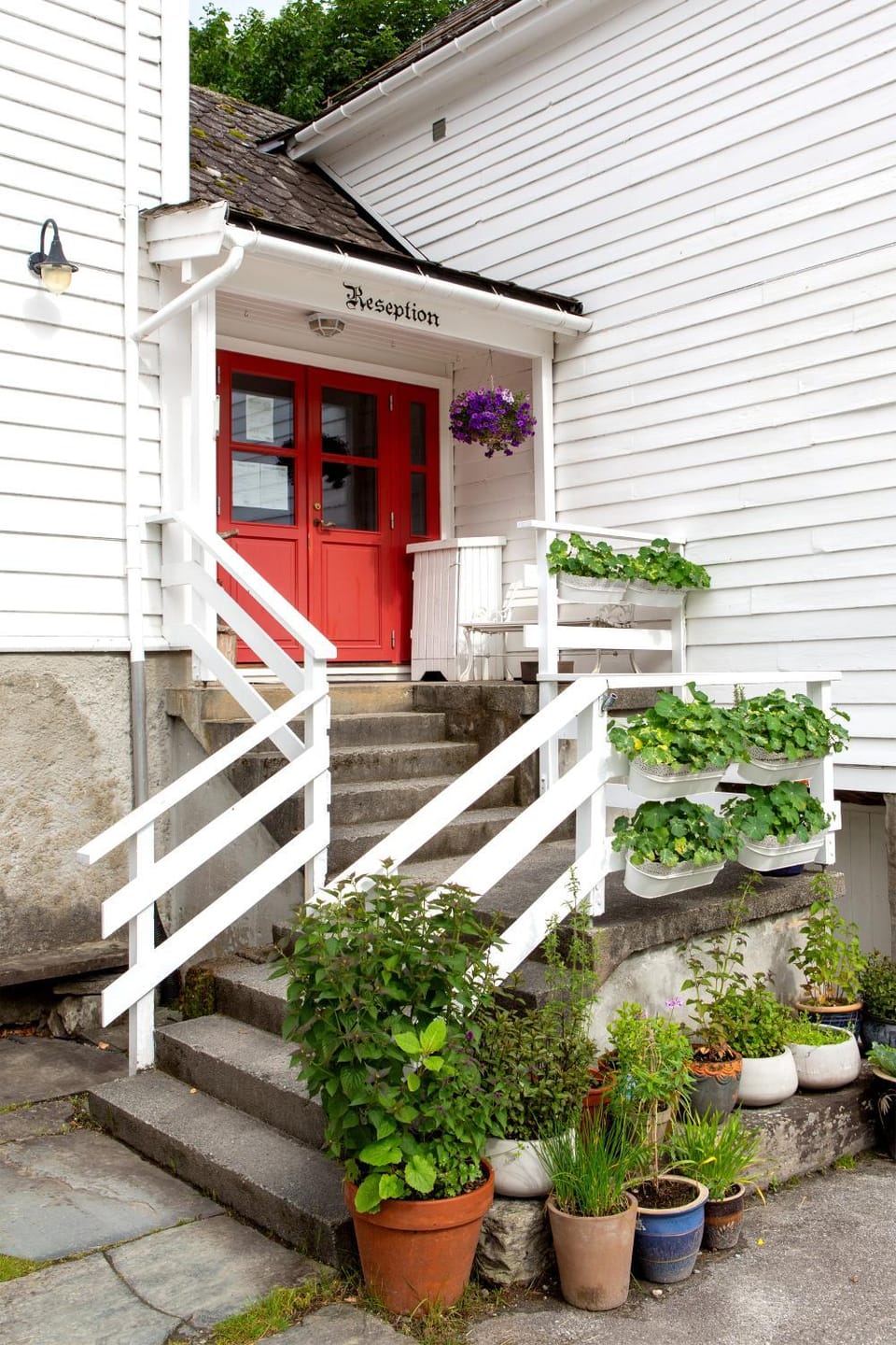 Property building, Facade/entrance, Spring, Lobby or reception