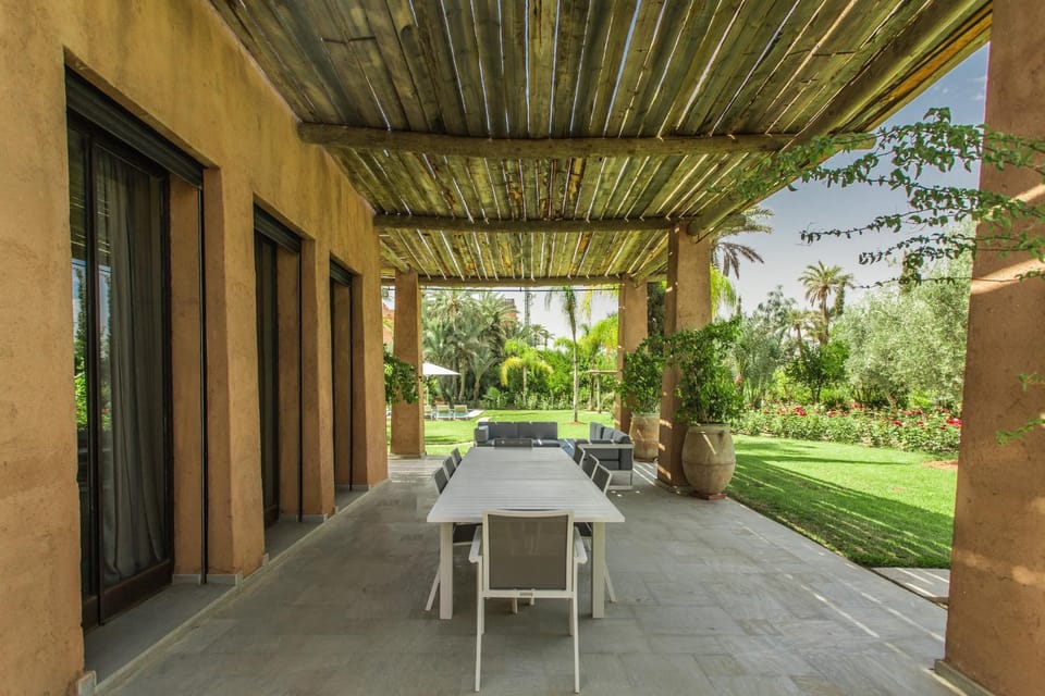 Patio, Dining area