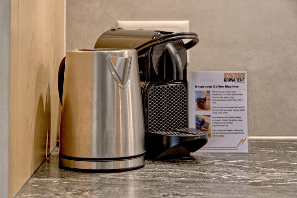 Coffee/tea facilities, Kitchen or kitchenette