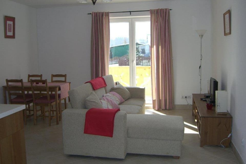 TV and multimedia, Living room, Dining area
