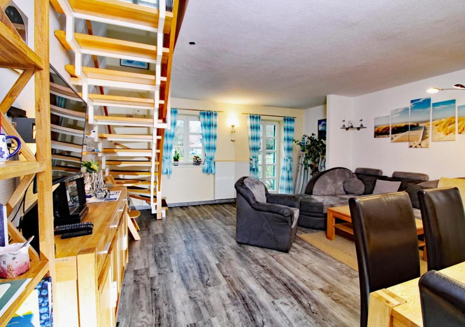 Living room, Photo of the whole room