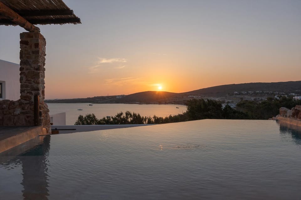 Krios Luxury Suites House in Paros