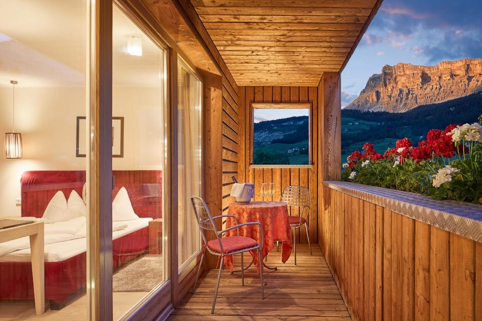 Balcony/Terrace, Mountain view