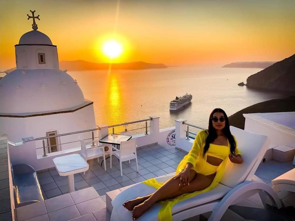 People, Natural landscape, Guests, Sea view, Sunset, group of guests