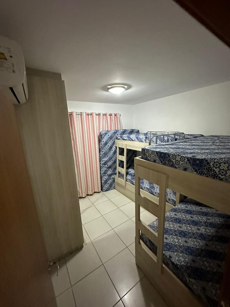 Photo of the whole room, Bedroom, bunk bed