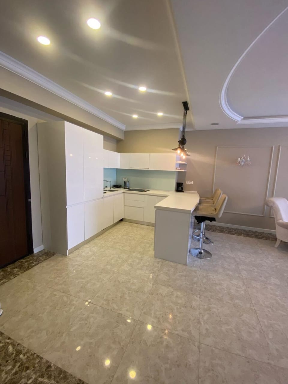 Kitchen or kitchenette, Living room, Seating area