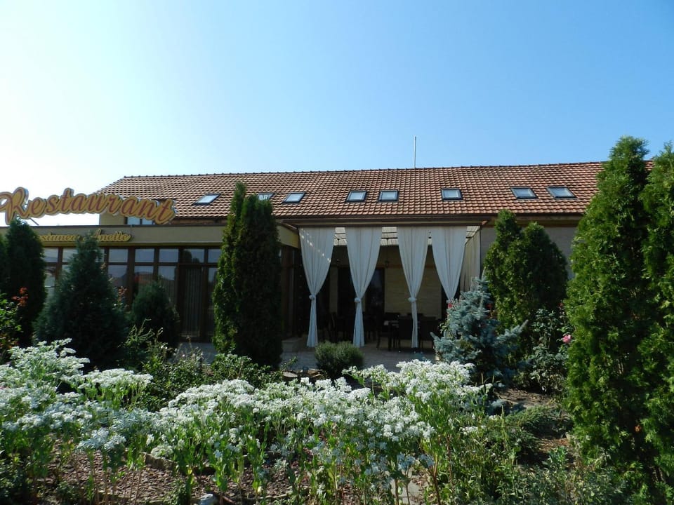 Facade/entrance, Garden