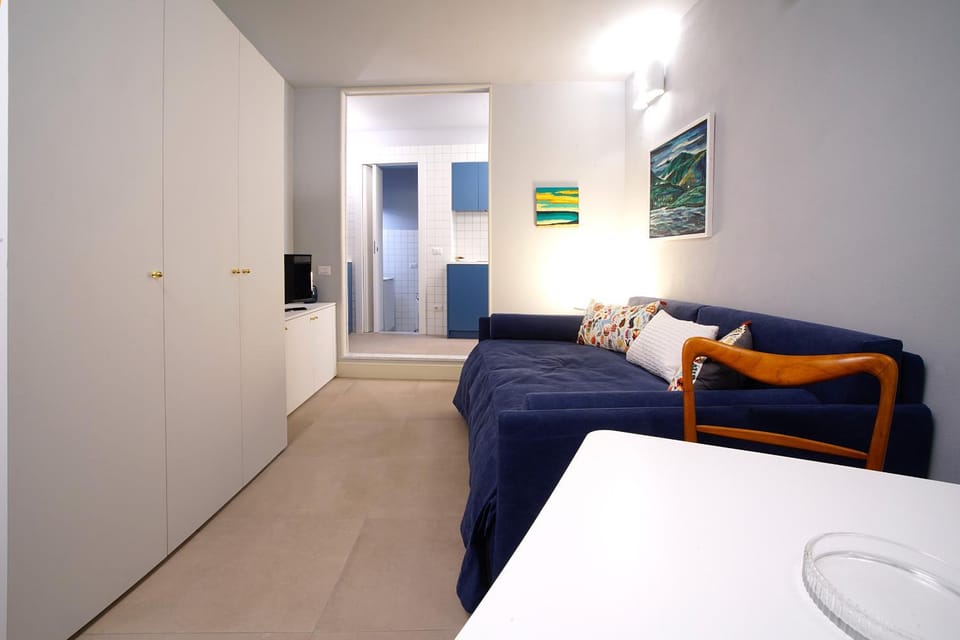 Bed, Bathroom, Kitchen or kitchenette, Bedroom