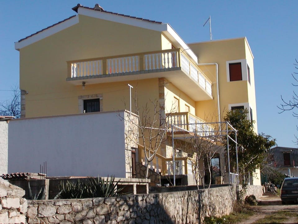 Property building, Day