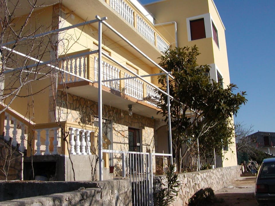 Property building, Day