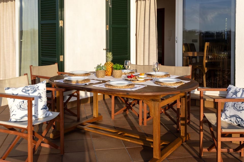Patio, View (from property/room), Food and drinks