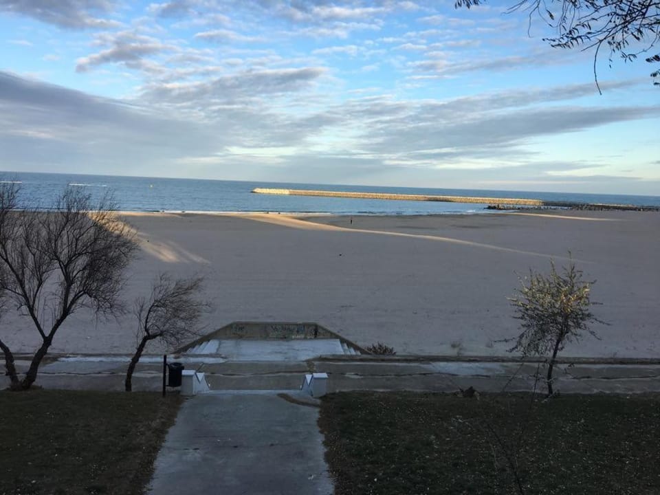Seafront Faleza Nord Apartment in Constanta