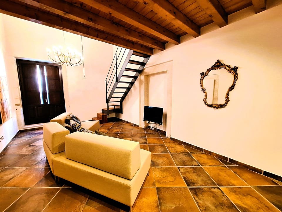 Communal lounge/ TV room, Living room, Lounge or bar