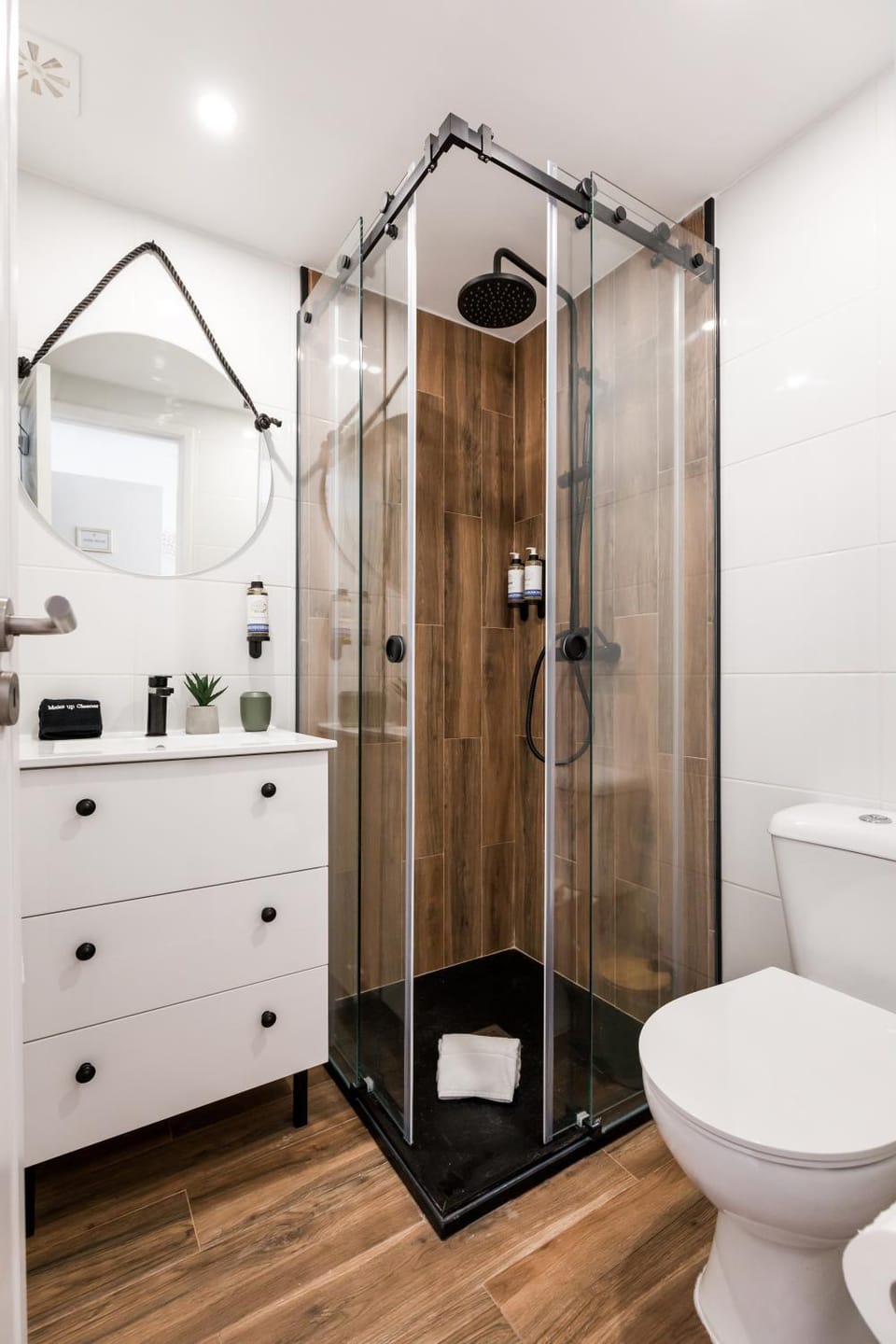 Shower, Toilet, Bathroom