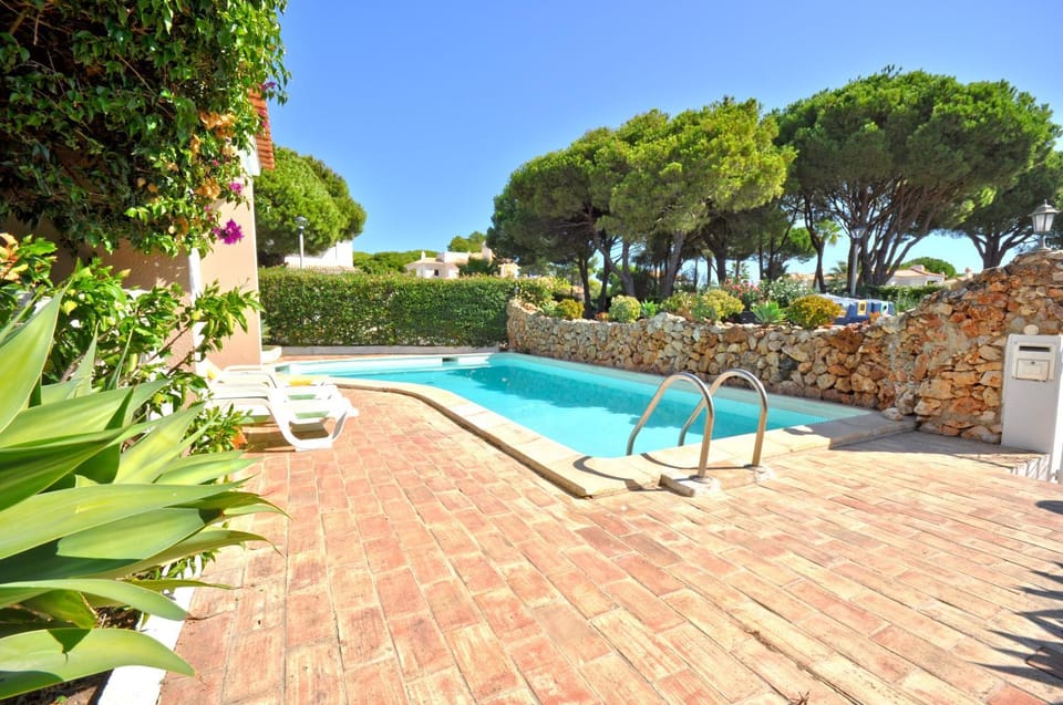 View (from property/room), Swimming pool, sunbed