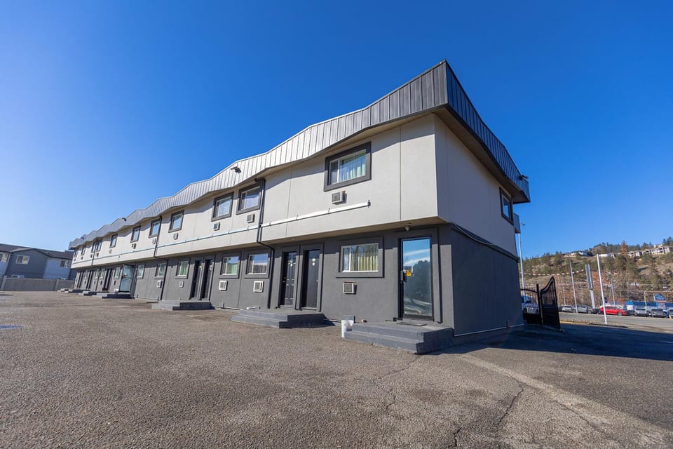 Property building, Day