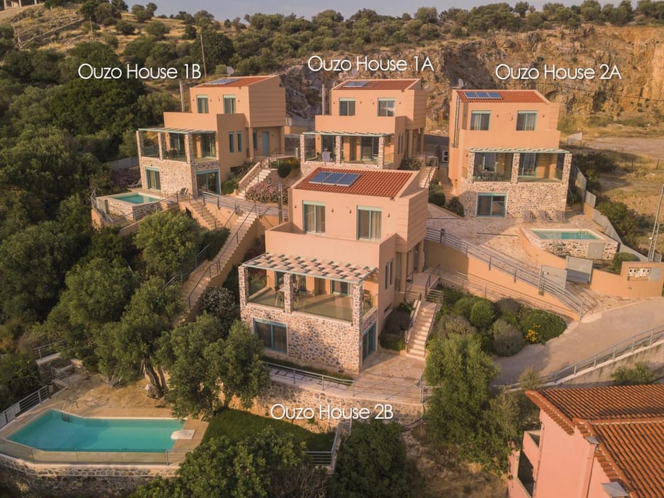 Property building, Day, Natural landscape, Bird's eye view, Mountain view, Pool view, Sea view, Swimming pool