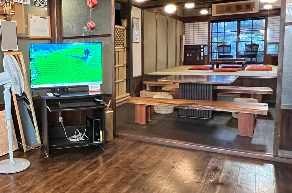 Communal lounge/ TV room, Living room, Seating area