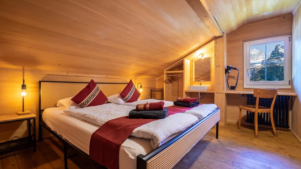 Bed, Photo of the whole room, Bedroom