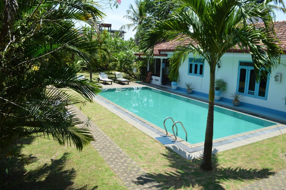 Property building, Garden view, Swimming pool, sunbed