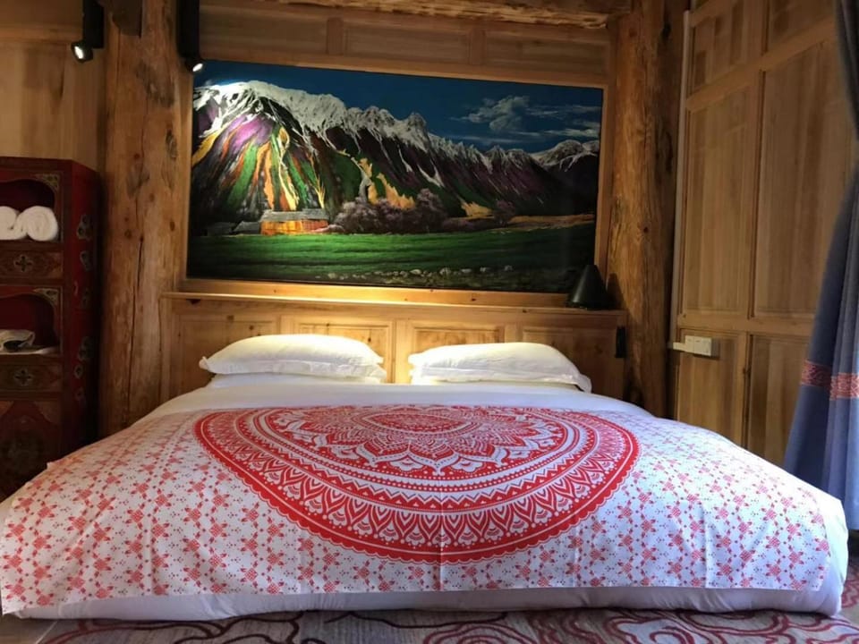The blue mountains on the moon Bed and Breakfast in China