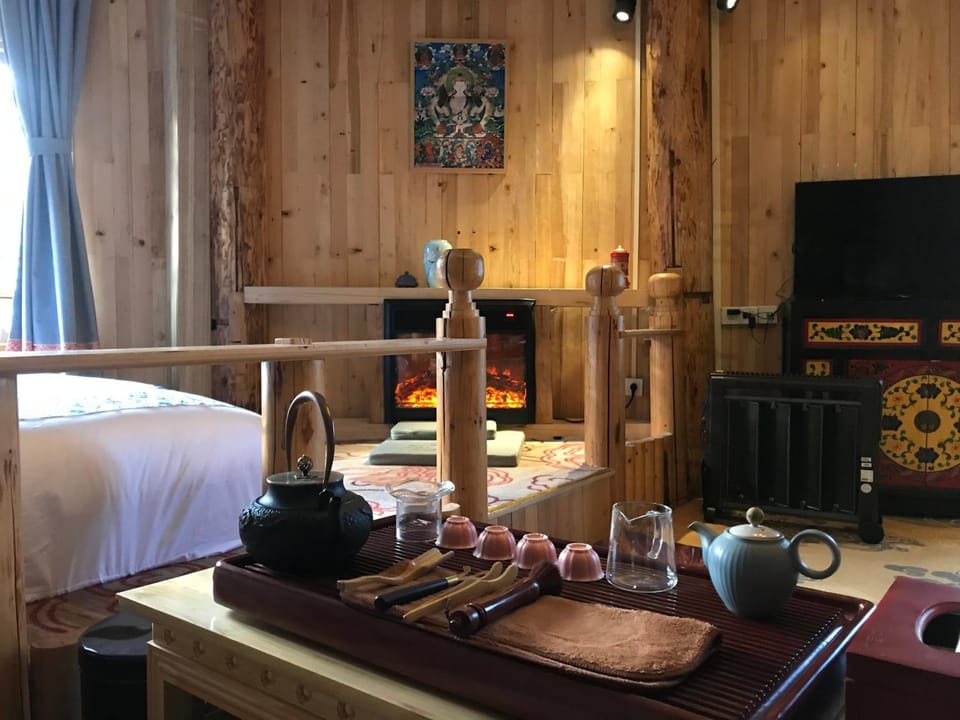 The blue mountains on the moon Bed and Breakfast in China