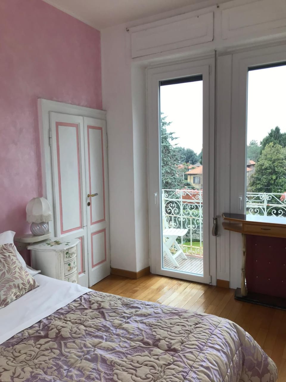 Bed, Photo of the whole room, Bedroom, Garden view