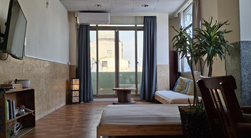 Communal lounge/ TV room, Bed, TV and multimedia, Evening entertainment