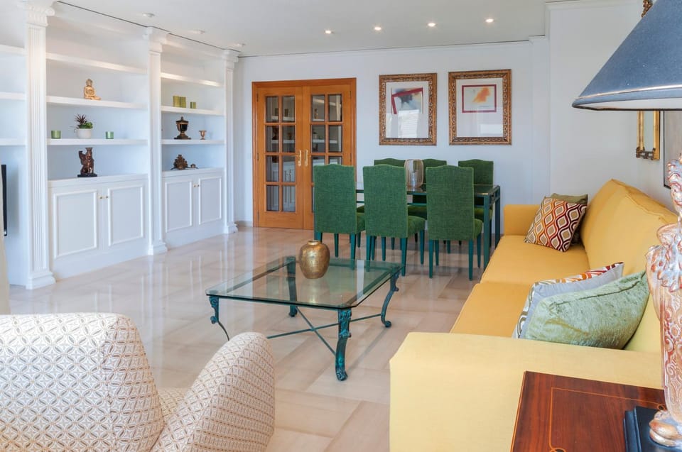 Lounge or bar, Dining area