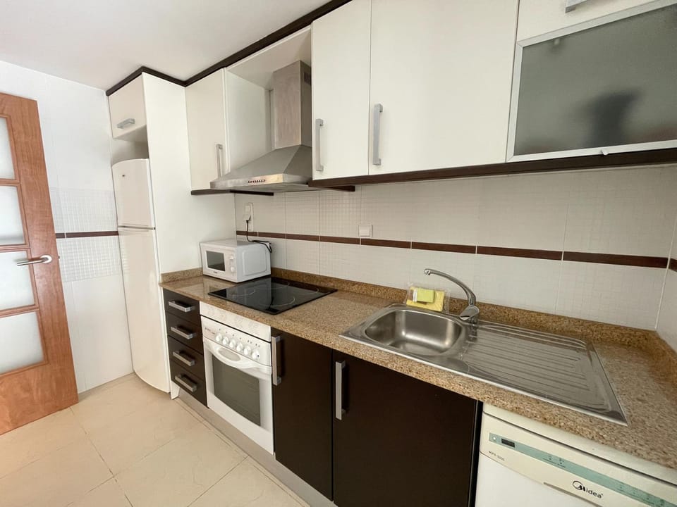 Kitchen or kitchenette, minibar, pet friendly, stove