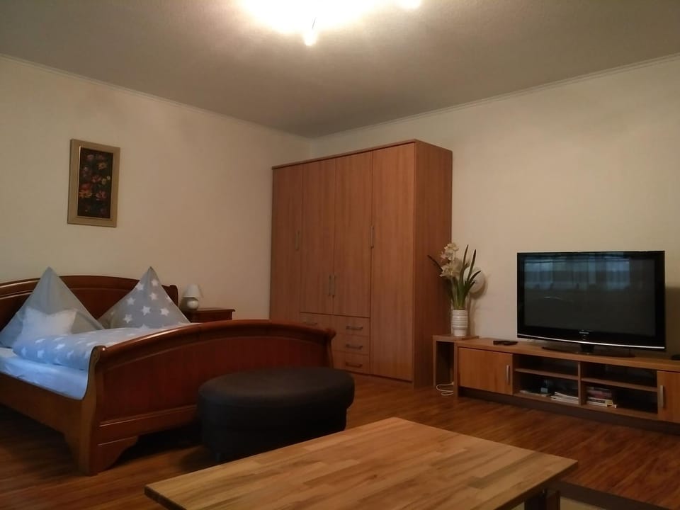 Bed, Photo of the whole room