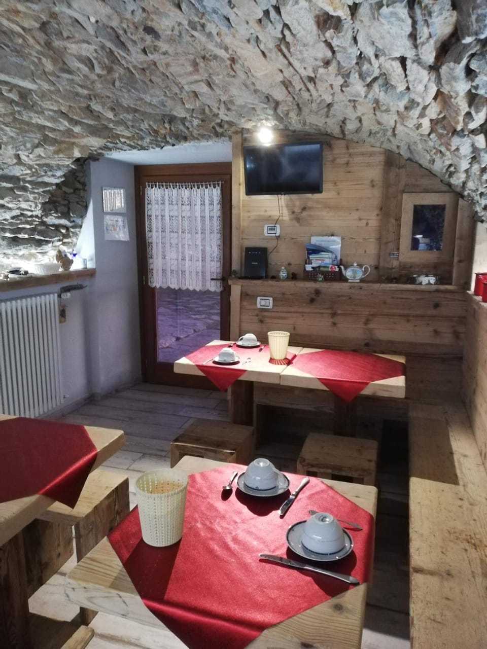 Il Teggiolo Bed and Breakfast in Canton of Valais