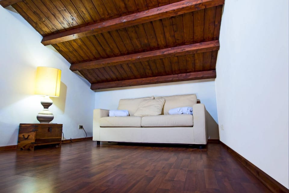 Bed, Living room