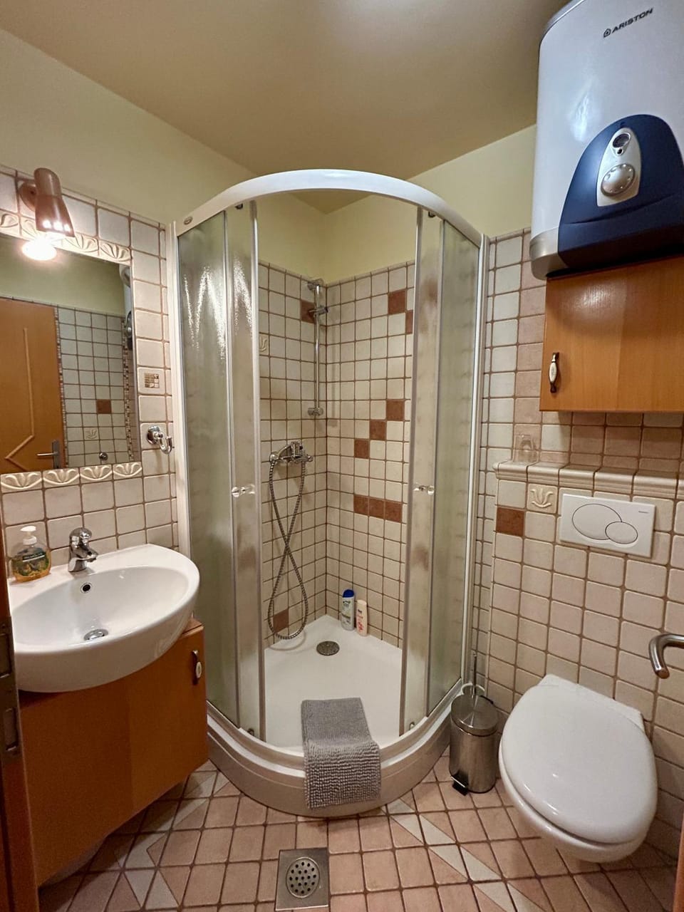 Shower, Toilet, Bathroom