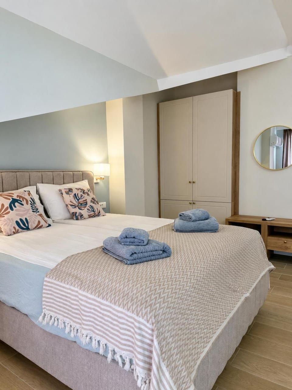 Bed, Photo of the whole room, Bedroom, towels, wardrobe