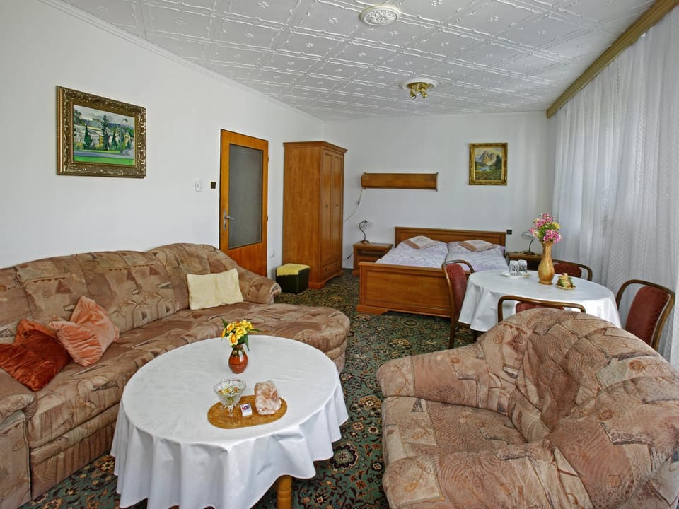 Garden, Coffee/tea facilities, Balcony/Terrace, Living room, Seating area, Bedroom, Breakfast