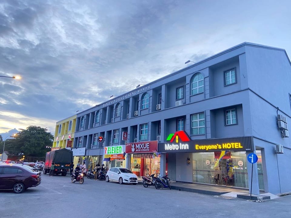 Property building, Street view, Location