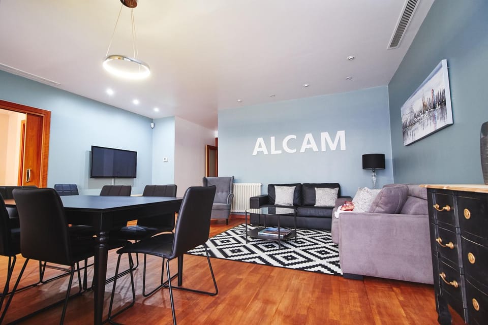Day, Living room, Dining area, On site