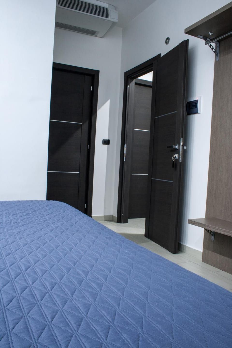 Bed, Photo of the whole room, Bedroom, wardrobe
