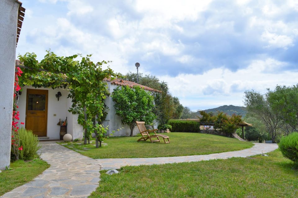 Facade/entrance, Garden