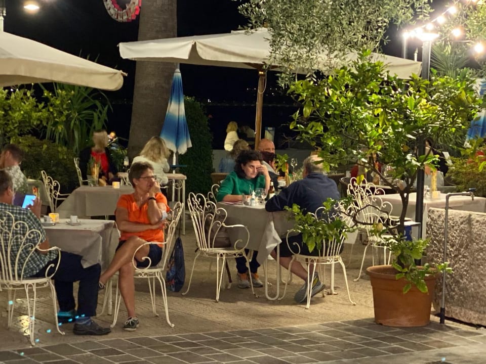 Garden, Lounge or bar