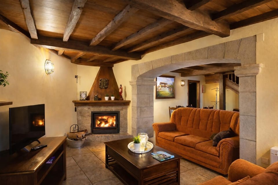 Communal lounge/ TV room, Living room