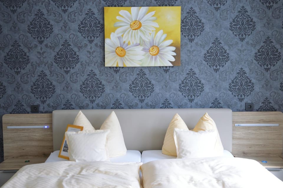 Pension Zueschener Bauernstuben Bed and Breakfast in Winterberg