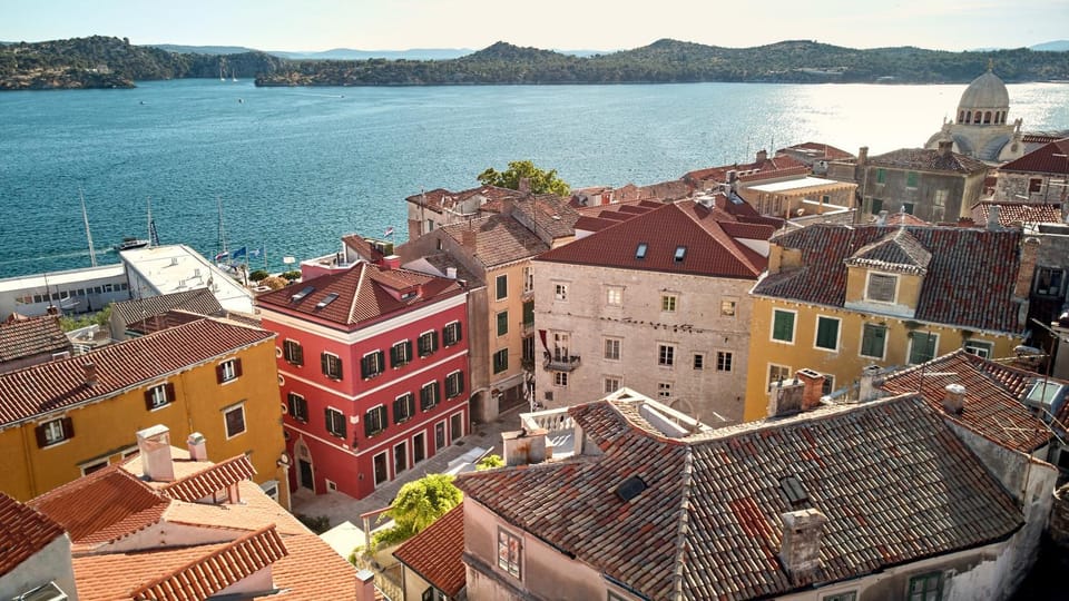 Property building, Bird's eye view, Location