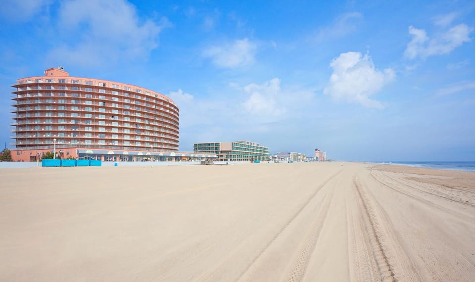 Facade/entrance, Beach