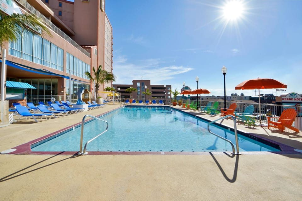 Swimming pool, Swimming pool