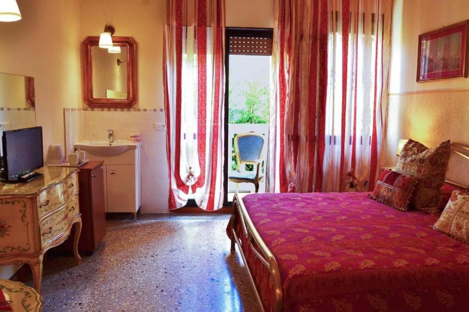 Venice Lion Residence Free Private Parking Easy Access Venice Apartment hotel in Venice