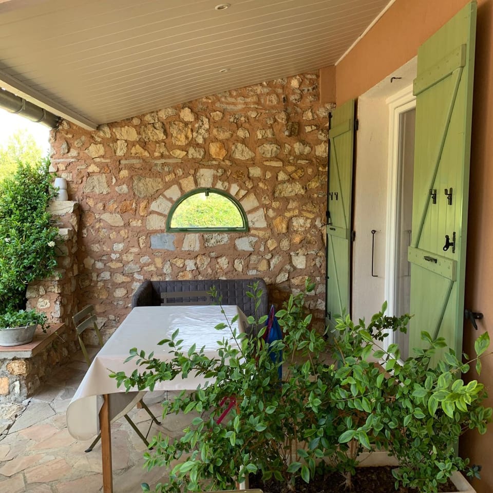 Chambre d'hôtes Le Cèdre Bed and Breakfast in Apt