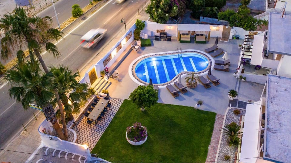 Property building, Bird's eye view, sunbed